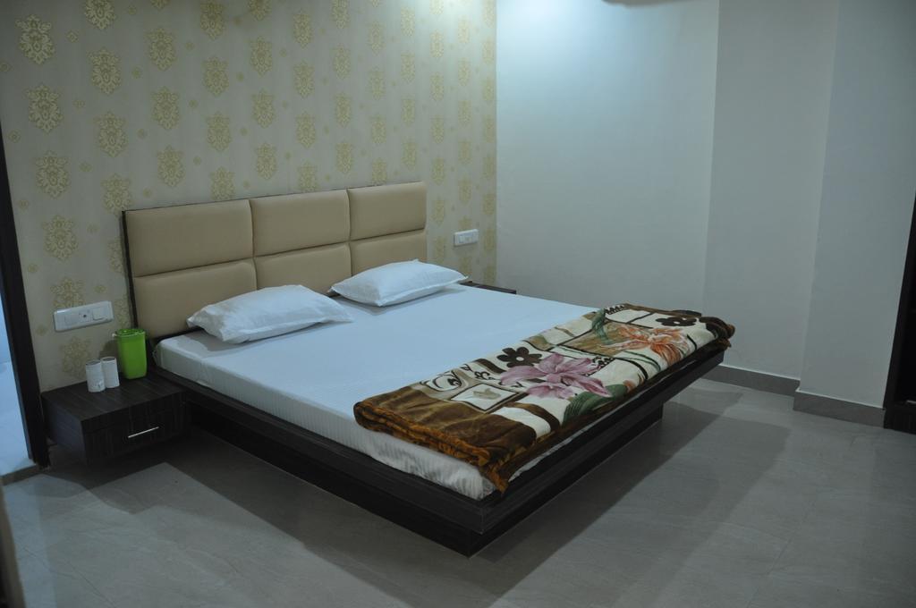 Hotel Silver Stone Ludhijána Szoba fotó