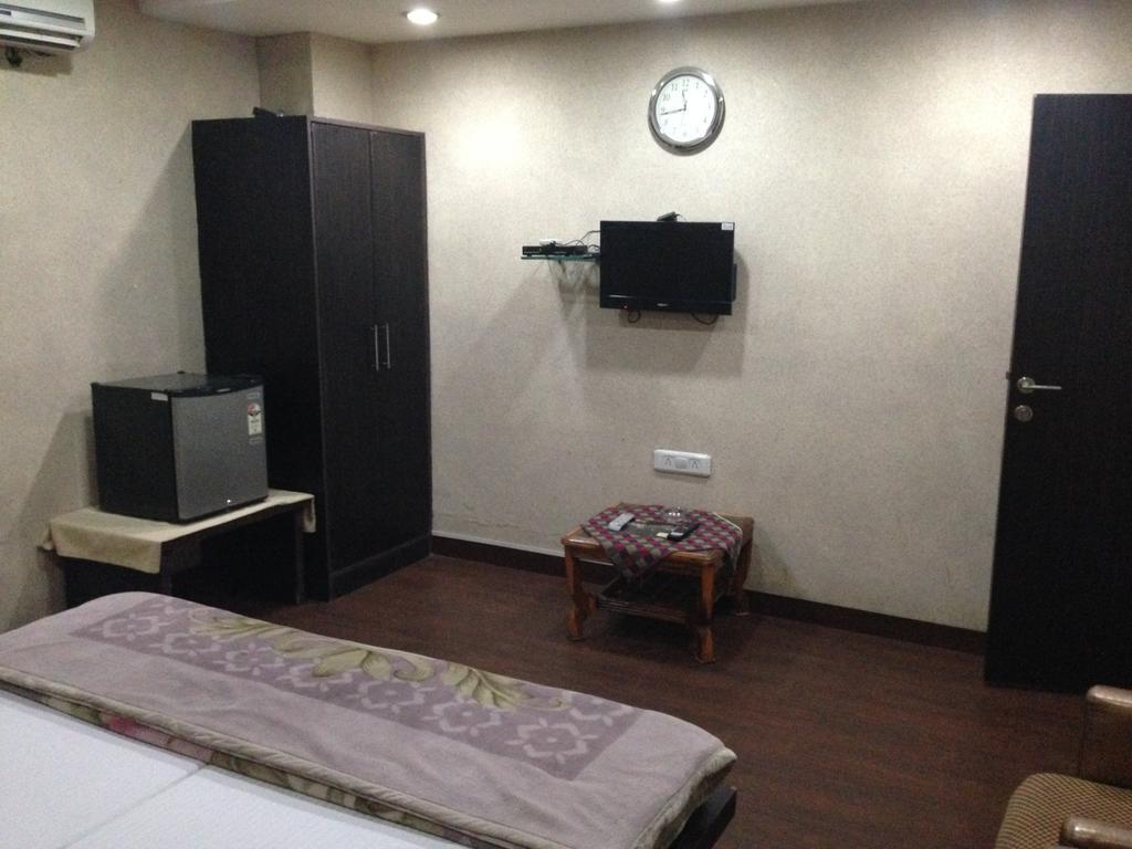 Hotel Silver Stone Ludhijána Szoba fotó