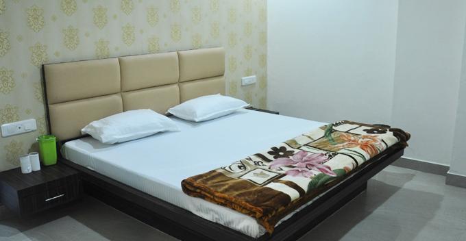 Hotel Silver Stone Ludhijána Kültér fotó