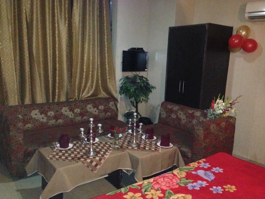 Hotel Silver Stone Ludhijána Kültér fotó